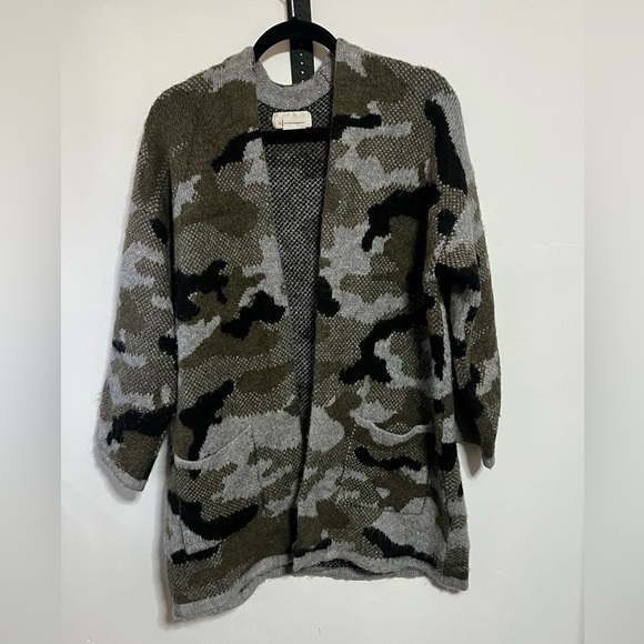 Anthropologie Cammo Sweater Oversized Sz Small - Picture 2 of 10